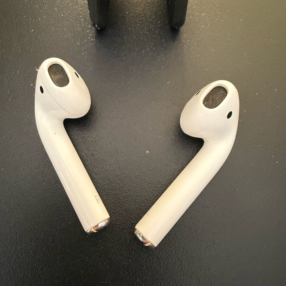 Apple Earbuds First Gen - Picture 4 of 5
